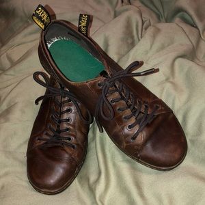 GUC Dr. Martens Calmont lace-up shoes
